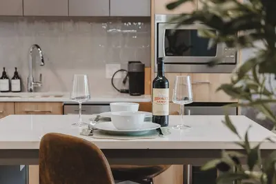 Image de Luna Suite | 1br Pet-Friendly