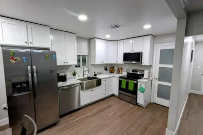 Image de Casa Vera - Charming fully remodeled house on large lot with mini theater