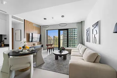 Image de First Class | 1br | Luxury with Scenic City Vibes