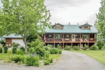 Image de Secluded Kasilof Riverfront Retreat with Hot Tub