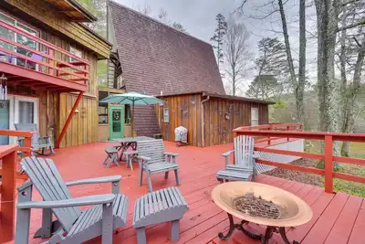 Image de A-Frame Cabin w/ Spacious Yard in Tellico Plains!