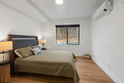 Image de Modern Condo with Incredible Mountain Backdrop 207