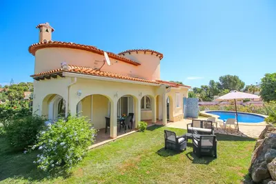 Belle villa avec vue à Denia