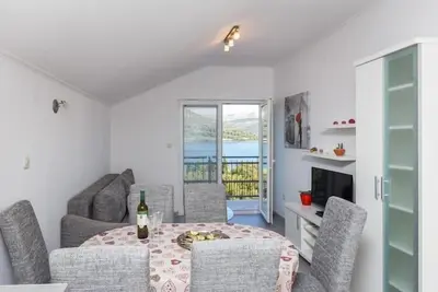 Image de One Bedroom Apartment with Balcony and Sea View (Crveni)