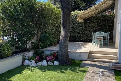 Image de Small villa in the center 2 steps from the sea and Rome