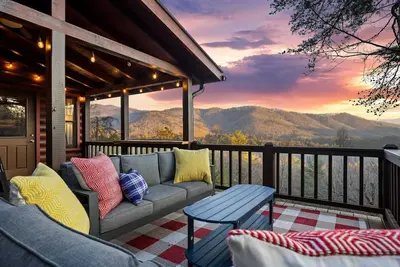 Image de Camp Wildgrove - 4 Br with Hot Tub~ Sauna ~Views