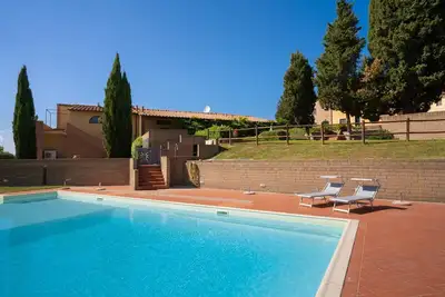 Image de Tuscan Apartment Getaway: Charming apartment with pool and panorama view