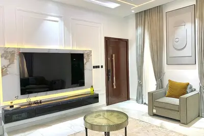 Image de Cozy 2-bedroom apartment in Lekki with Wifi, Ac and a private lounge