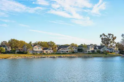 Image de Waterfront Retreat with Stunning Views & Modern Co