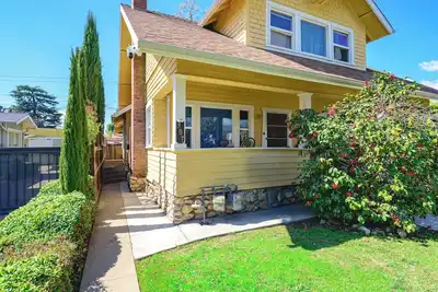Image de Comfortable Home Near La with Full Kitchen & Laundry