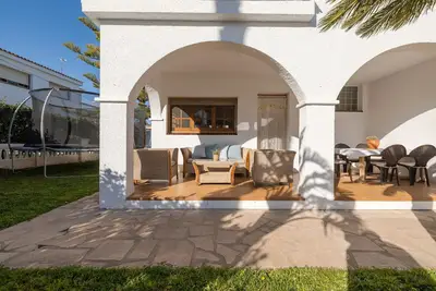 Image de Maison de vacances 'Deltabahia' avec piscine partagée, Wi-Fi et climatisation