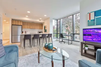 Image de Private Apt with Kitchen & Gym