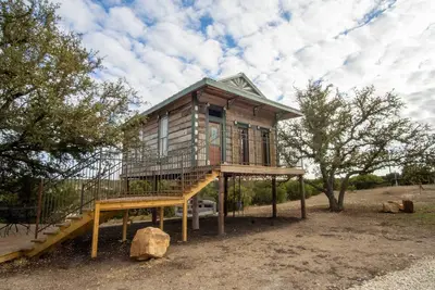 Image de Romantic Treehouse Near Lake Buchanan