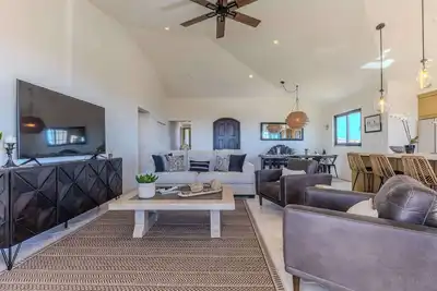 Image de Golf, Ocean Views & Pure Luxury Await You
