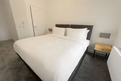 Image de Appartement-Moderne-Salle de bain privée séparée-Vue ville