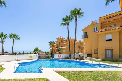 Image de Charmant penthouse dans la merveilleuse Riviera del Sol avec WiFi et Ac