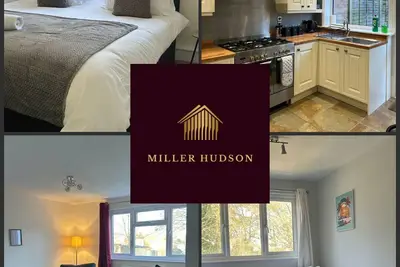 Image de Maison-Large-Salle de bain privée séparée-Vue sur Parc-Carman House