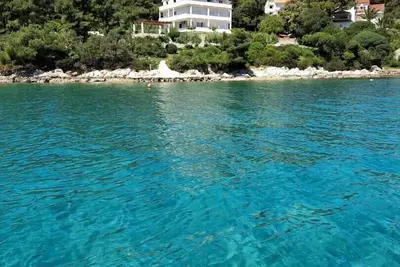 Seafront Apartment A1 in Rab