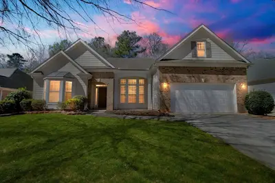 Image de Spacious Family Retreat in Atlanta - Sleeps 10