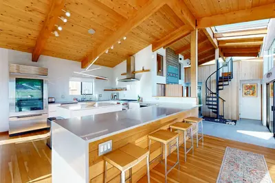 Image de Picturesque Ocean View Home with Private Soaking Tub, Shared Pool, & Ocean View