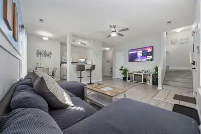 Image de 3-Bedroom, Pet Friendly Villa w/ Fenced Yard--3 min walk to Beach!