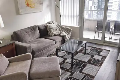 Image de Extra Large 2 Bedroom Condo Downtown Toronto With Cn Tower Rogers Centre View