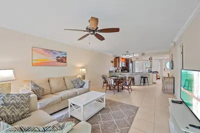 Image de Gulf & Bay Club Bayside | Walk to Beach, Enjoy Pools, Tennis & More