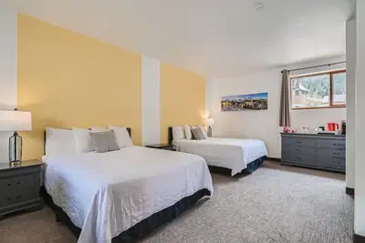 Image de 2 King Suite, Boutique Mountain Motel near hiking & Mtb park in Idaho Springs