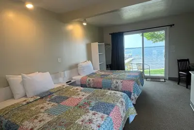 Image de Lake View Motel & Gift Shop - Lakeview Two Double Ground