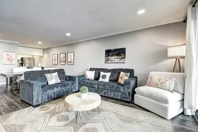 Image de A+ Location! ! Steps to Old Town Scottsdale! 2 bdrm Condo