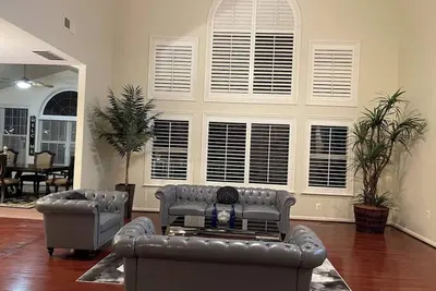 Image de Lex Holmes Luxury House