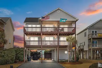 Image de New, Renovated Home w/Ocean and Waterway Views, Pet Friendly!