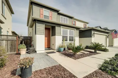 Image de 1 Mi to San Joaquin River: Studio w\/ Pool Access