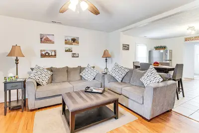 Image de Pet-Friendly Home w\/ Fenced Yard: 'Cozy in Casey'