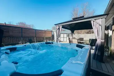 Image de Charming 3-bedroom house with Hot Tub, Ac and WiFi in brilliant Newburgh