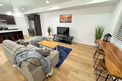 Image de Brand New Home Sleeps 8-Ultimate Family Retreat in Proximity of National Parks!