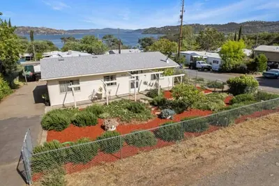 Image de Peaceful Lake House 2bd/2ba