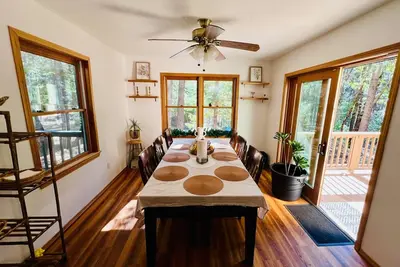 Image de Peaceful 3-bedroom house w/Ac, fitness room & sauna in the middle of Forest