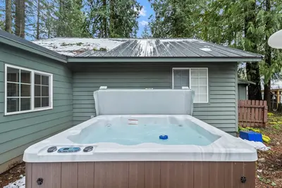 Image de Elk Park Retreat - A Comfy & Stylish Mt. Hood Cabin - Hot Tub, Dogs Ok