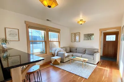 Image de Beautiful and Clean 1920s Seabright Retreat - Perfect Central Location