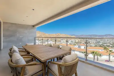 Image de Luxury 3br Condo in Pedregal
