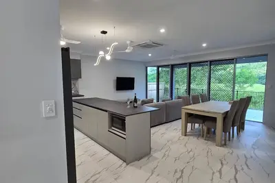 Image de 41RedPebble Brand New villa in 1 BedRoom in Redlynch Cairns Qld