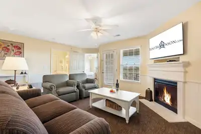 Image de Expansive Condo w Table Rock Lake Access-Free Attraction Tickets-Mini Golf-Cmty Pool-Pickleball