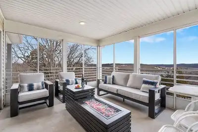 Image de Lake View Condo-Firepit Table-Table Rock Access-Free Attraction Tickets-Outdoor Pool