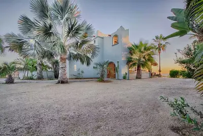 Villa Azul - Unique Hacienda with Full Ocean Views