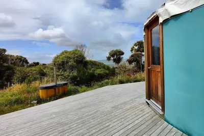 Image de The Yurt at Ōraka Colac Bay