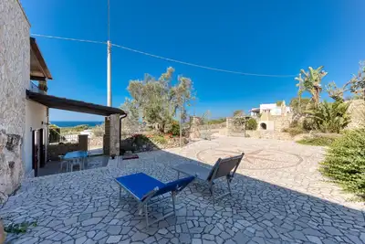 Maison de vacances 'Orizzonte Vista Mare' avec vue sur la mer, terrasse privée et climatisation