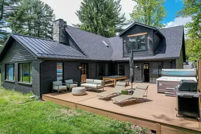 Image de New: Great Cove for Kayaking and SUPs (provided at the house! )