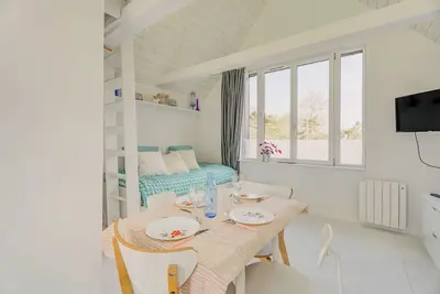 Image de Appartement 'Et Terrasse Dinard 4p' avec terrasse privée, balcon et Wi-Fi