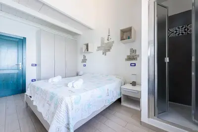 Image de Captain Mike, two steps from the sea